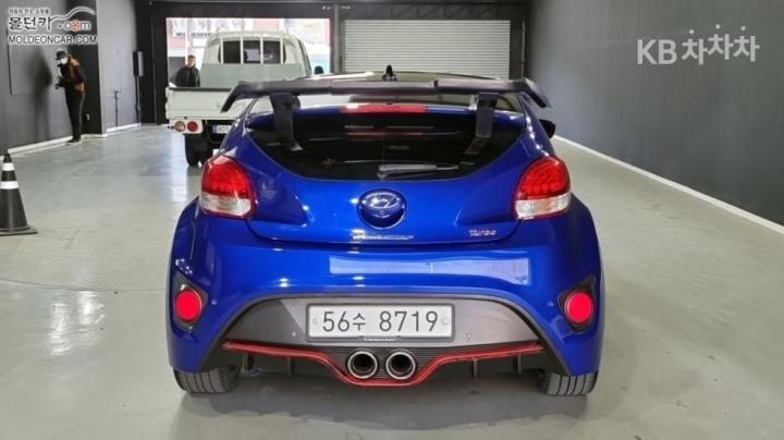 Hyundai Veloster Extreme 5