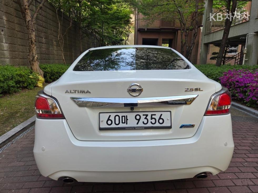 2014 - nissan altima