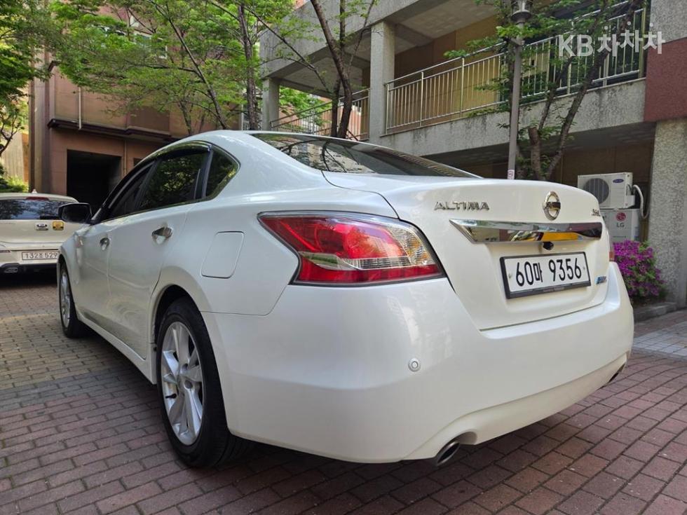 2014 - nissan altima