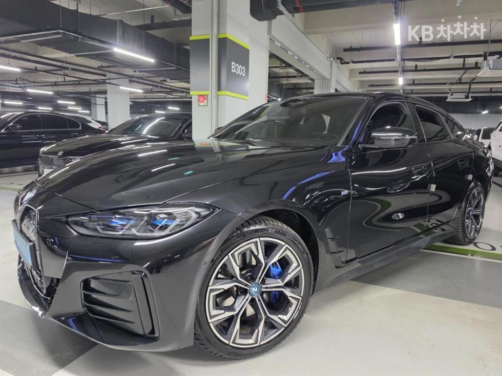 BMW i4
