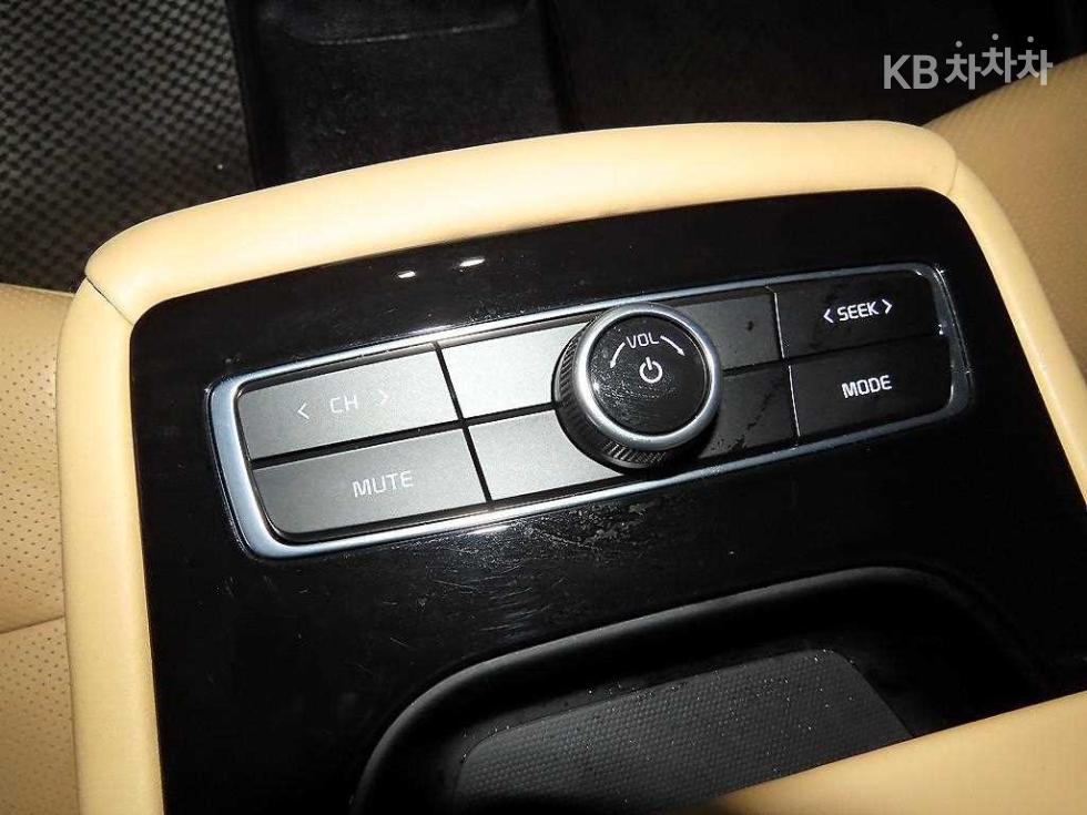 2020 - kia k7