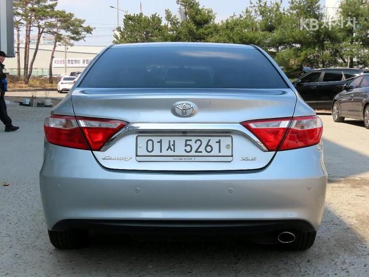 Toyota Camry New 2.5 XLE 5