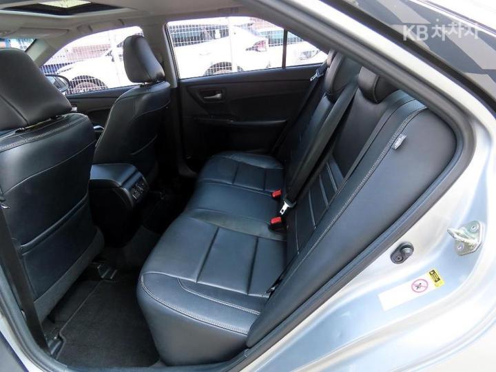 Toyota Camry New 2.5 XLE 7