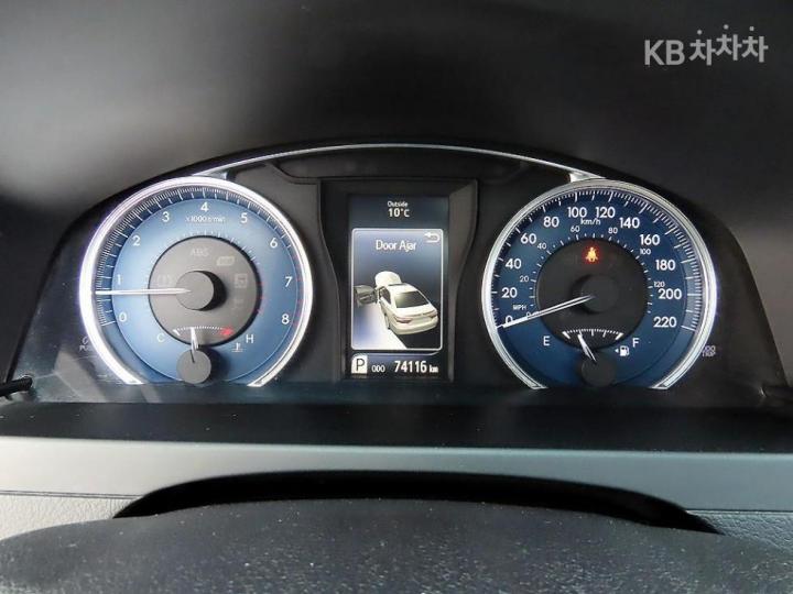 Toyota Camry New 2.5 XLE 10