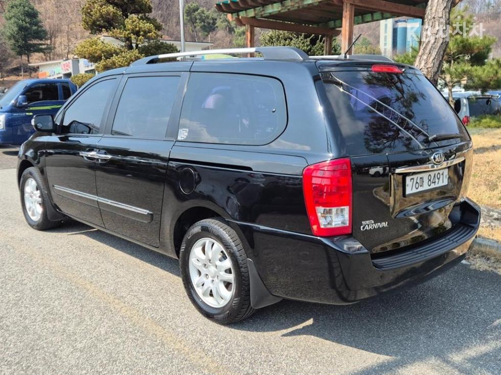 2013 - kia carnival