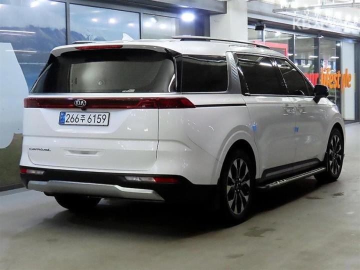 Kia Carnival D2.2 Signature 5