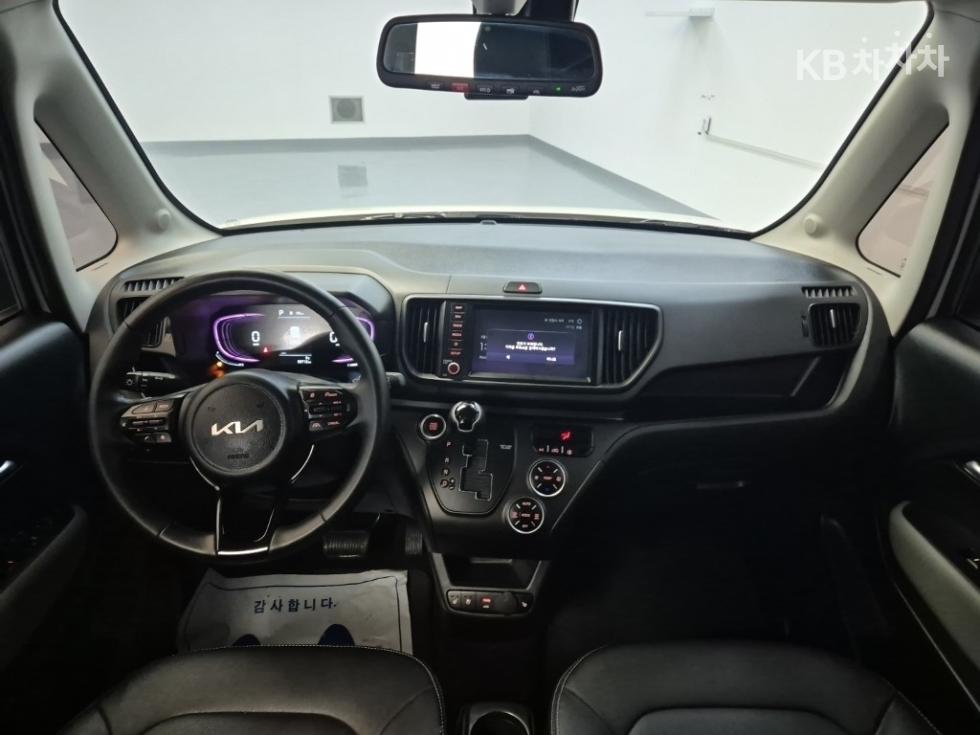 2023 - kia kia