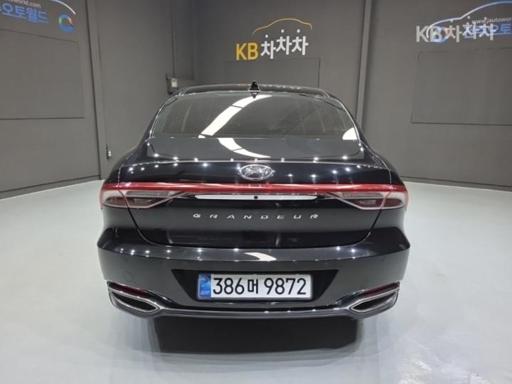 Hyundai Grandeur LPi 3.0 Premium 4