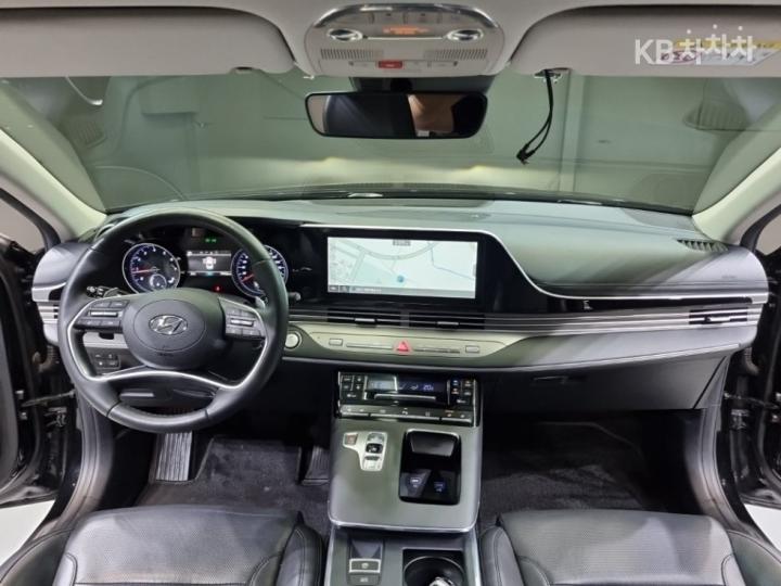 Hyundai Grandeur LPi 3.0 Premium 8