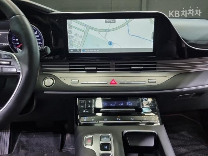 Hyundai Grandeur LPi 3.0 Premium 9