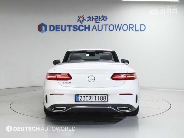 Mercedes-Benz E-Class W213 E220d Cabriolet 5