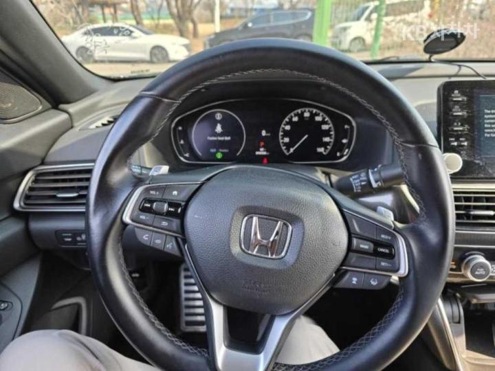 Honda Accord 1.5 Turbo 6