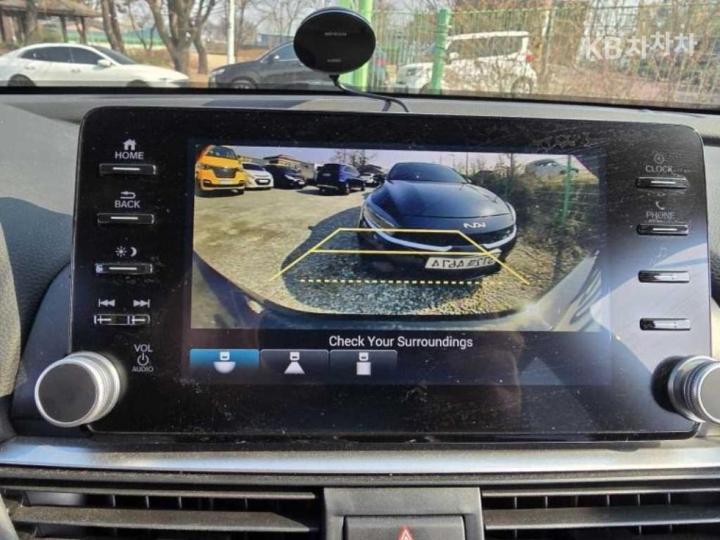 Honda Accord 1.5 Turbo 9