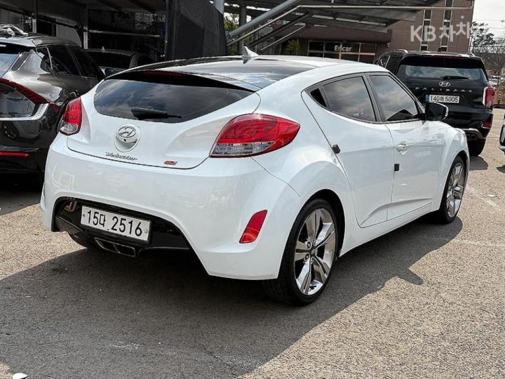 Hyundai Veloster Extreme 5