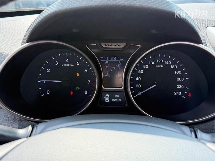 Hyundai Veloster Extreme 9