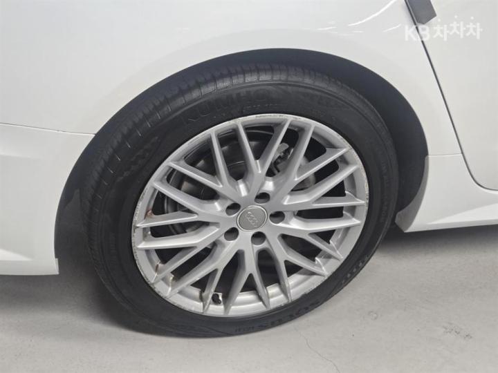 Audi A6 NEW 35 TDI Premium C7 6