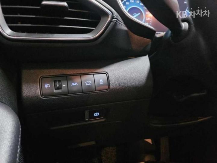 Hyundai Santa Fe TM Hybrid 1.6 HEV 4WD Prestige 9