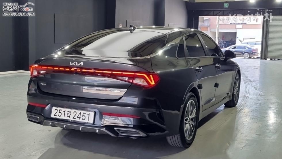 2022 - kia k5