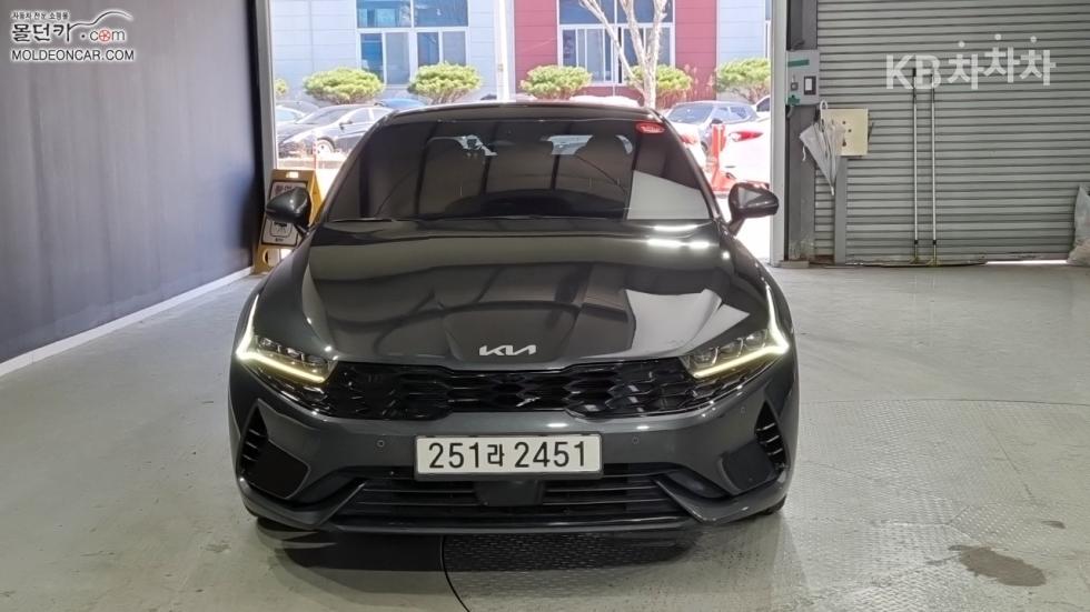 2022 - kia k5