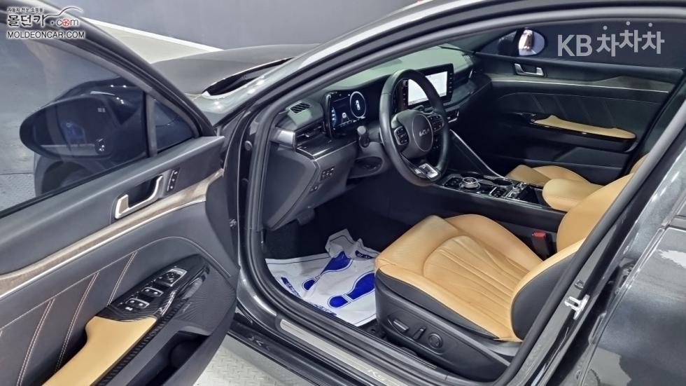 2022 - kia k5