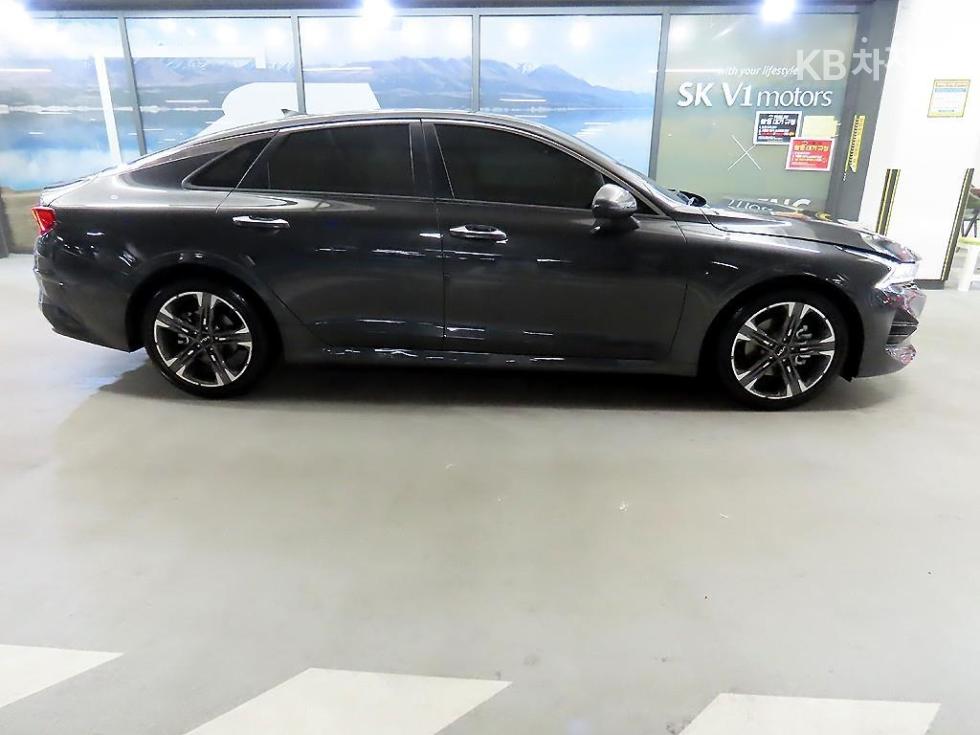 2022 - kia k5
