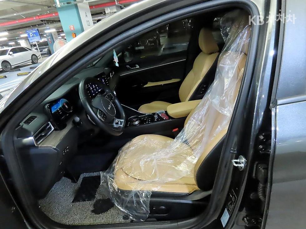2022 - kia k5