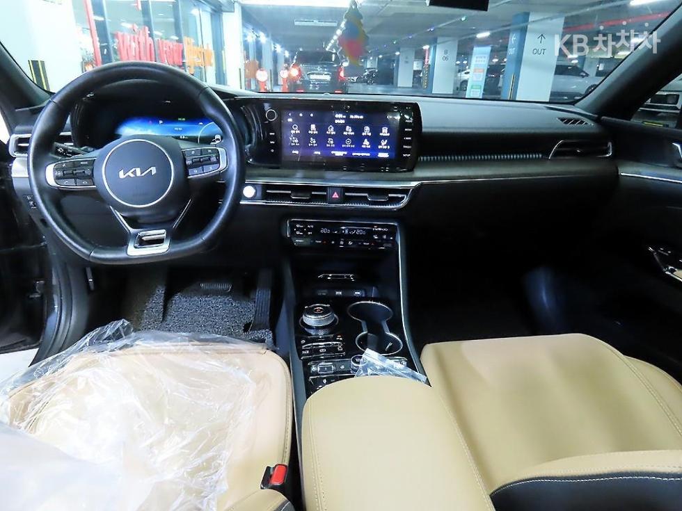 2022 - kia k5