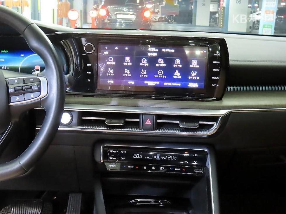2022 - kia k5