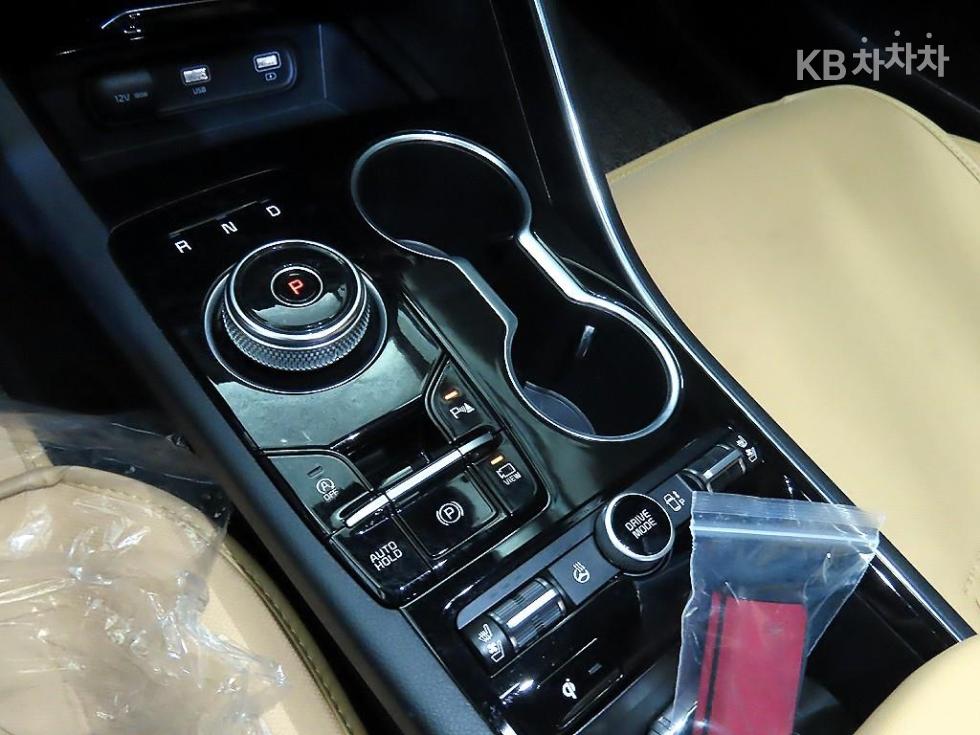 2022 - kia k5