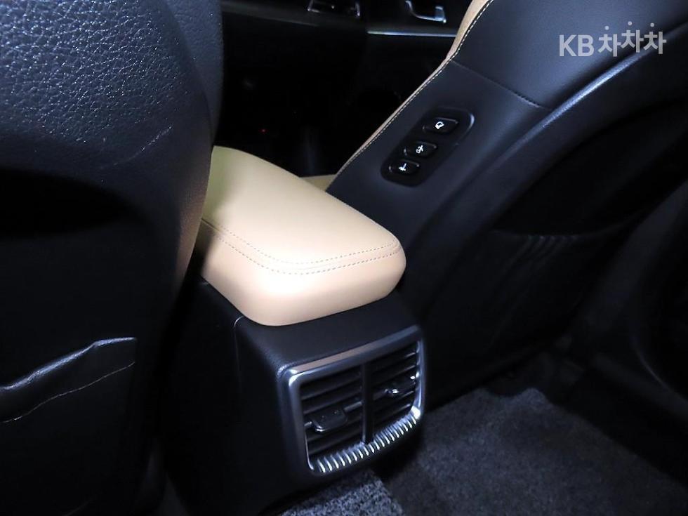 2022 - kia k5