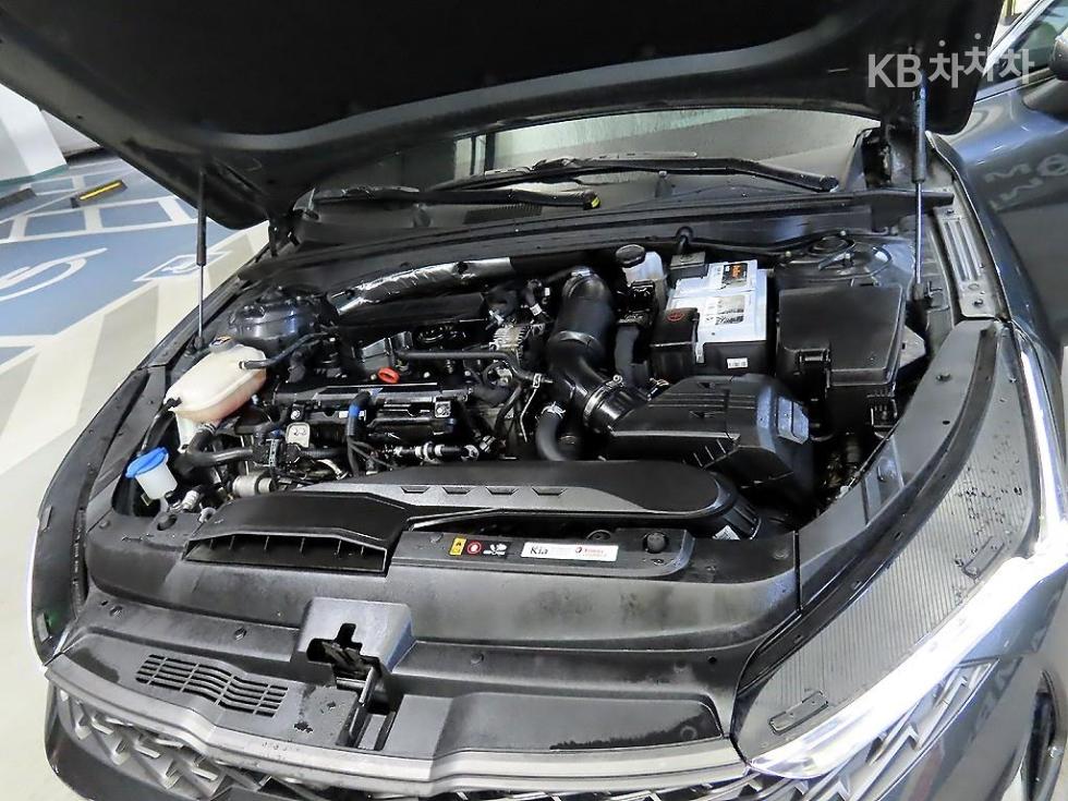 2022 - kia k5
