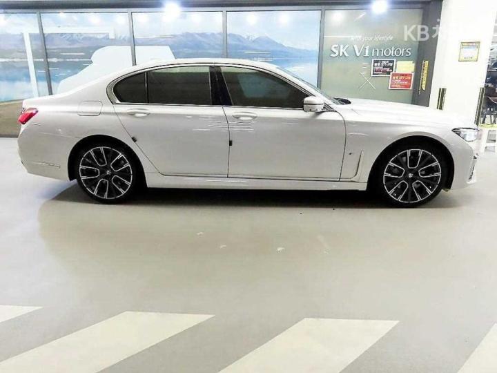 BMW 7 Series G11 730d xDrive M Sport 4