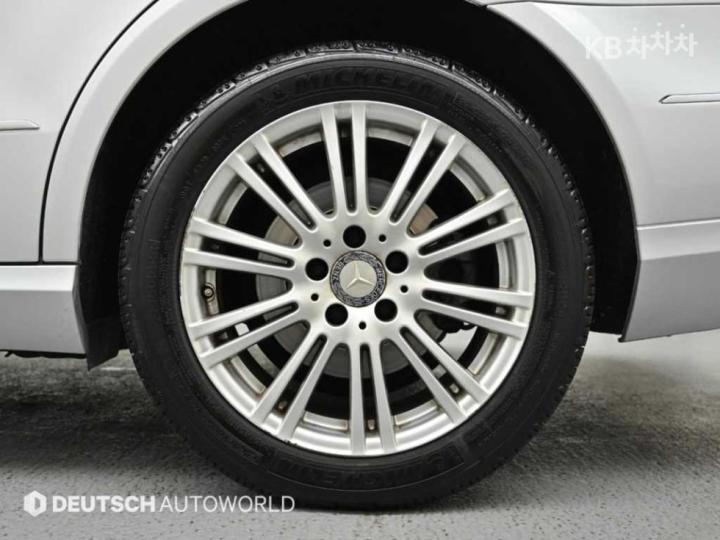 Mercedes-Benz E-Class New E300 Elegance W212 2009-2013 6