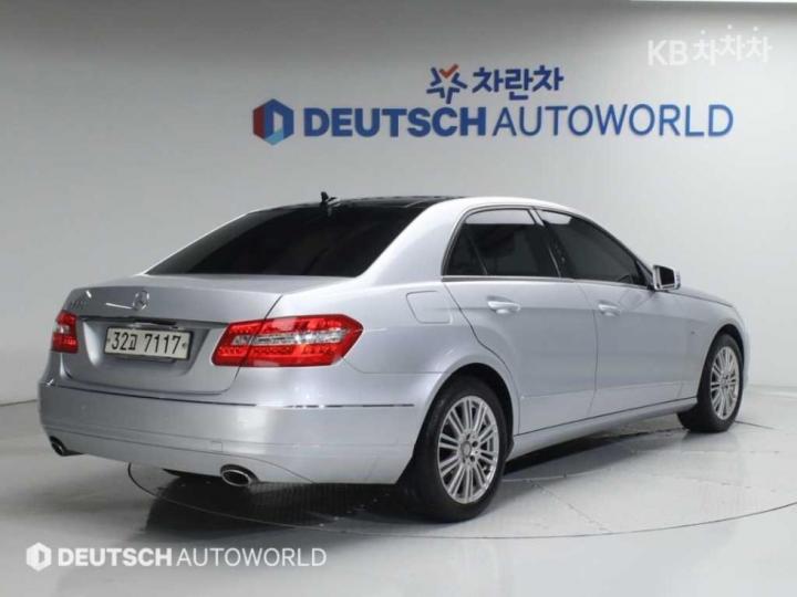 Mercedes-Benz E-Class New E300 Elegance W212 2009-2013 3