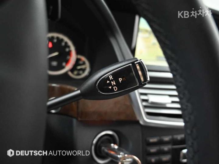 Mercedes-Benz E-Class New E300 Elegance W212 2009-2013 10