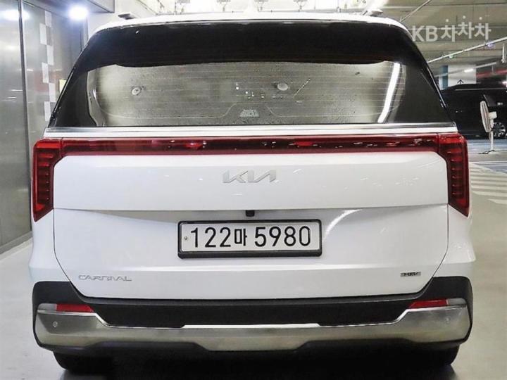 Kia Carnival Hybrid 1.6 HEV Signature 5