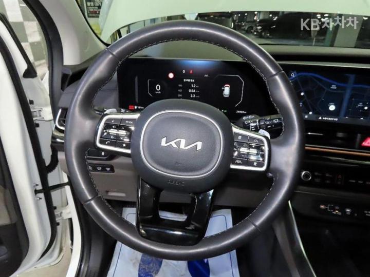 Kia Carnival Hybrid 1.6 HEV Signature 8