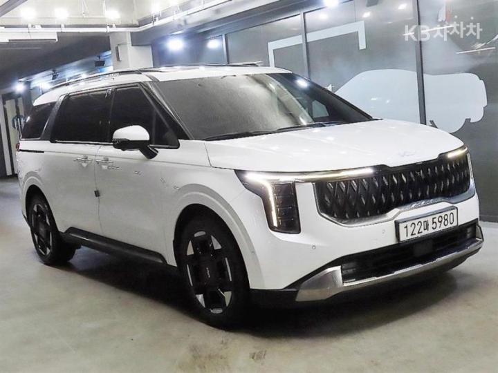 Kia Carnival Hybrid 1.6 HEV Signature 4