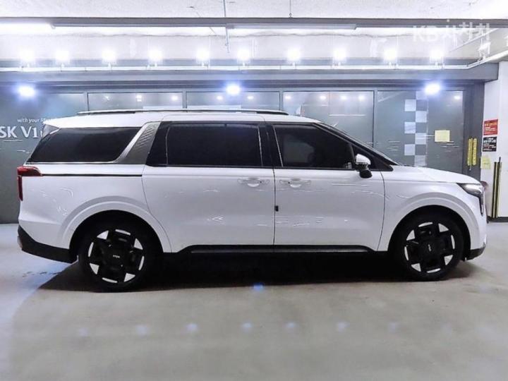 Kia Carnival Hybrid 1.6 HEV Signature 6