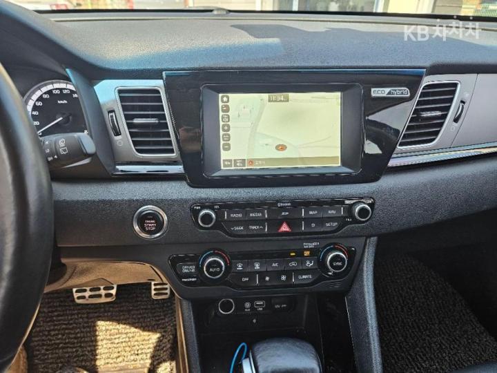 Kia Niro 1.6 Prestige 9