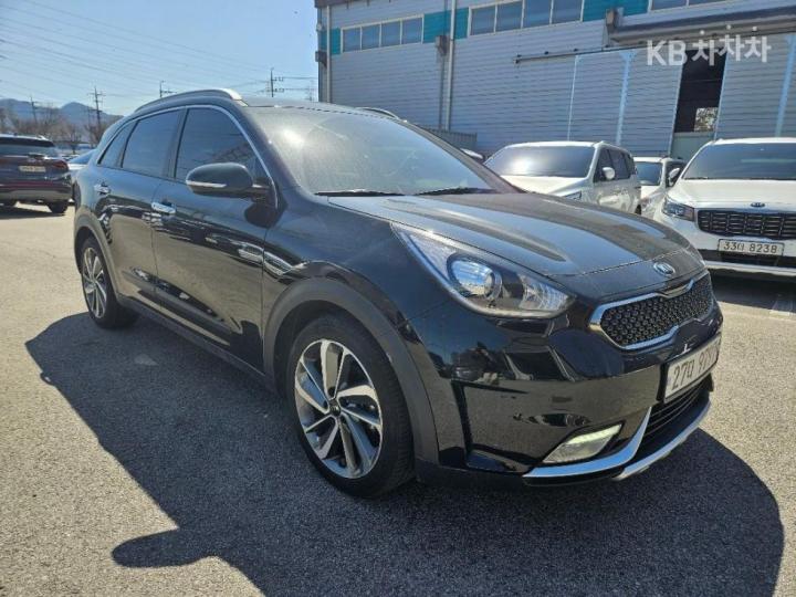 Kia Niro 1.6 Prestige 4