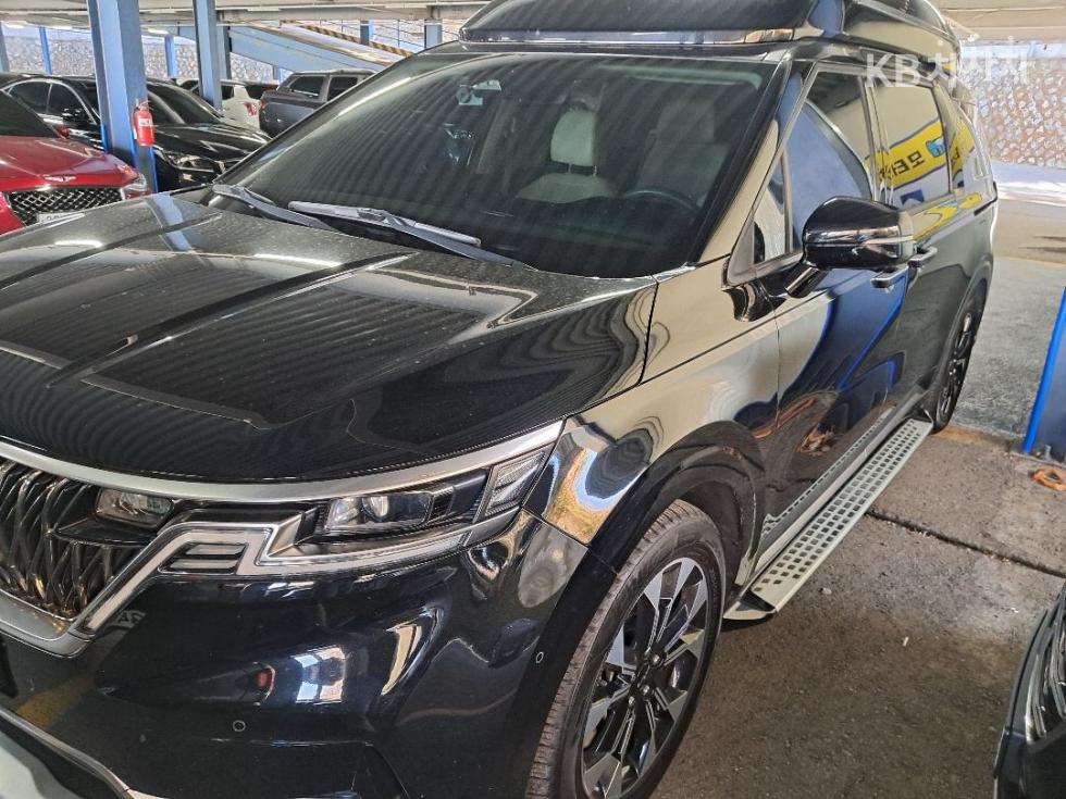 2023 - kia carnival