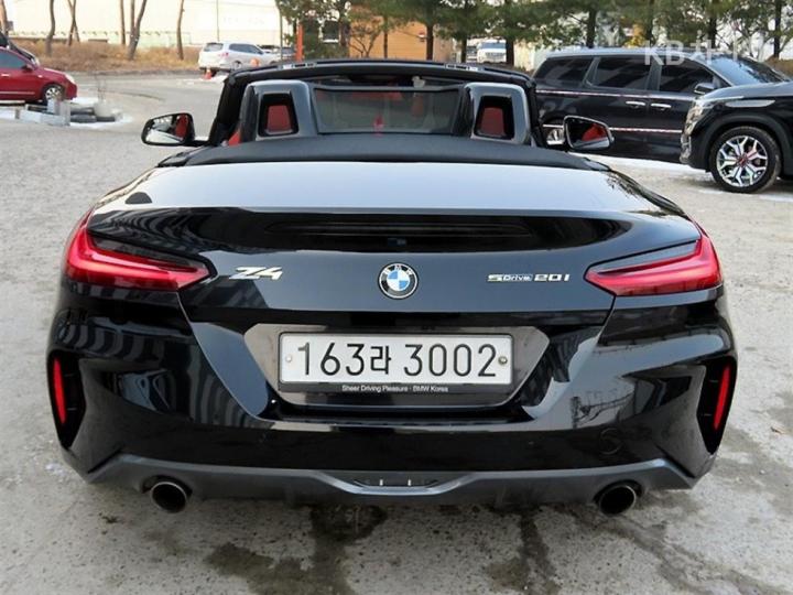 BMW Z4 sDrive 20i M Sport Package 9