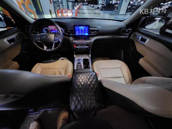 Ford Explorer Gasoline Turbo 2.3 AWD Limited 7