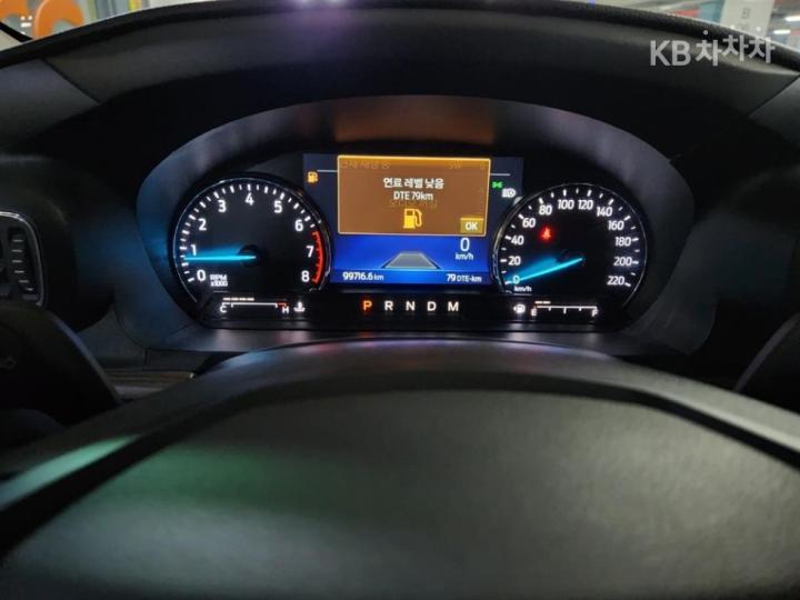 Ford Explorer Gasoline Turbo 2.3 AWD Limited 8