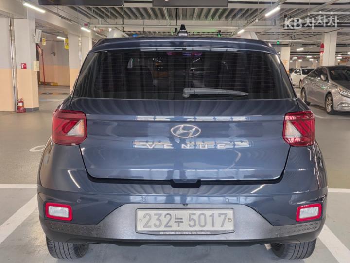 Hyundai Venue Gasoline 1.6 FLUX 4