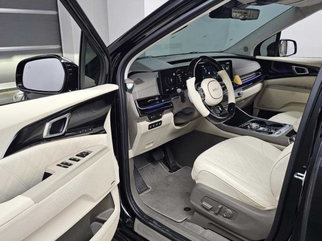 Kia Carnival — miniaturë 9