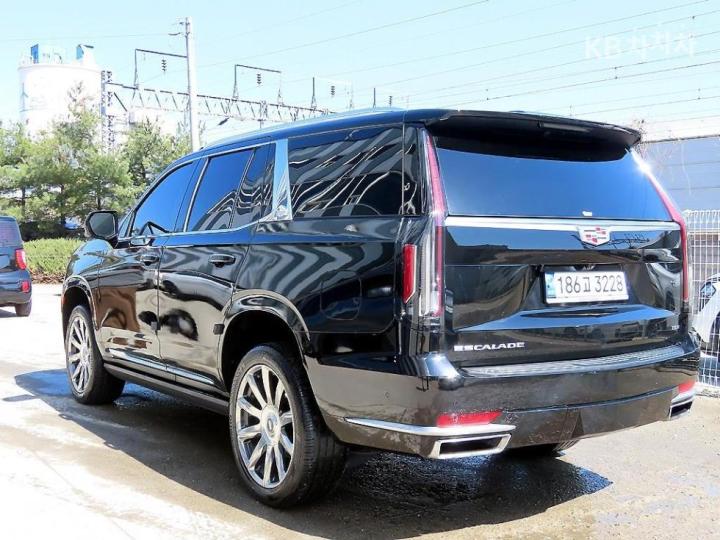 Cadillac Escalade 6.2 V8 4