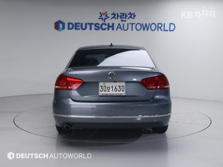 Volkswagen Passat 1.8 TSI Base Type 5