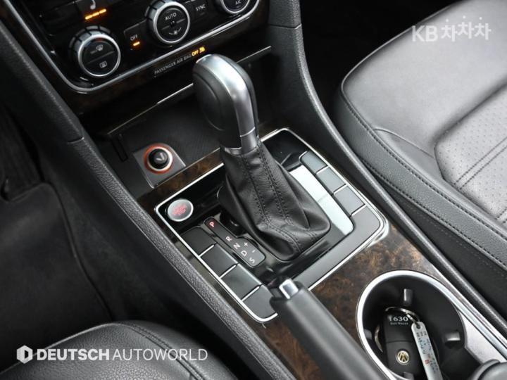 Volkswagen Passat 1.8 TSI Base Type 10